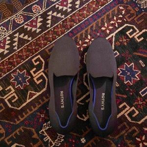 Rothy’s black shoe